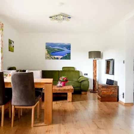 Tassius Comfortable Nyaraló